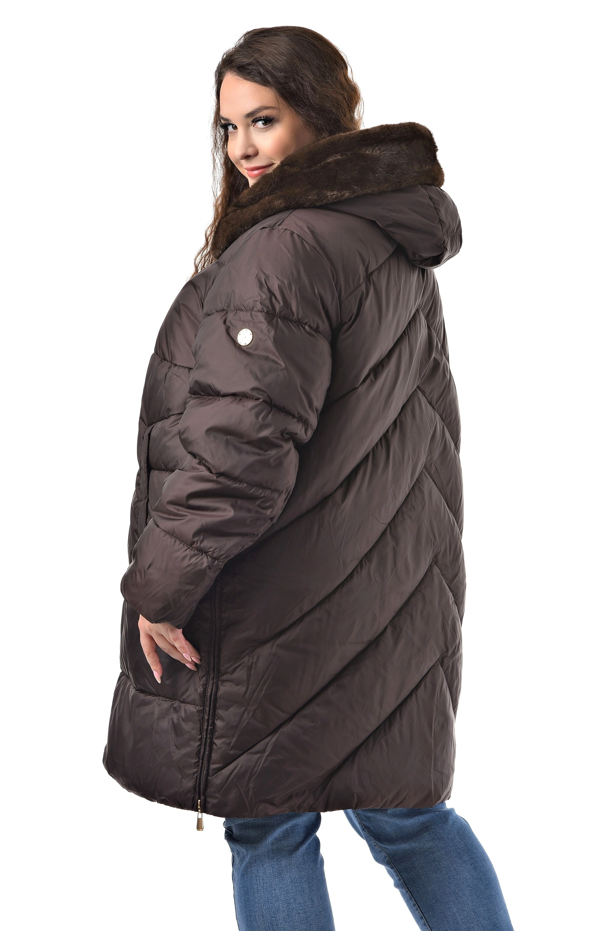 Коричневое пальто с мехом большого размера Коричневое пальто с мехом большого размера