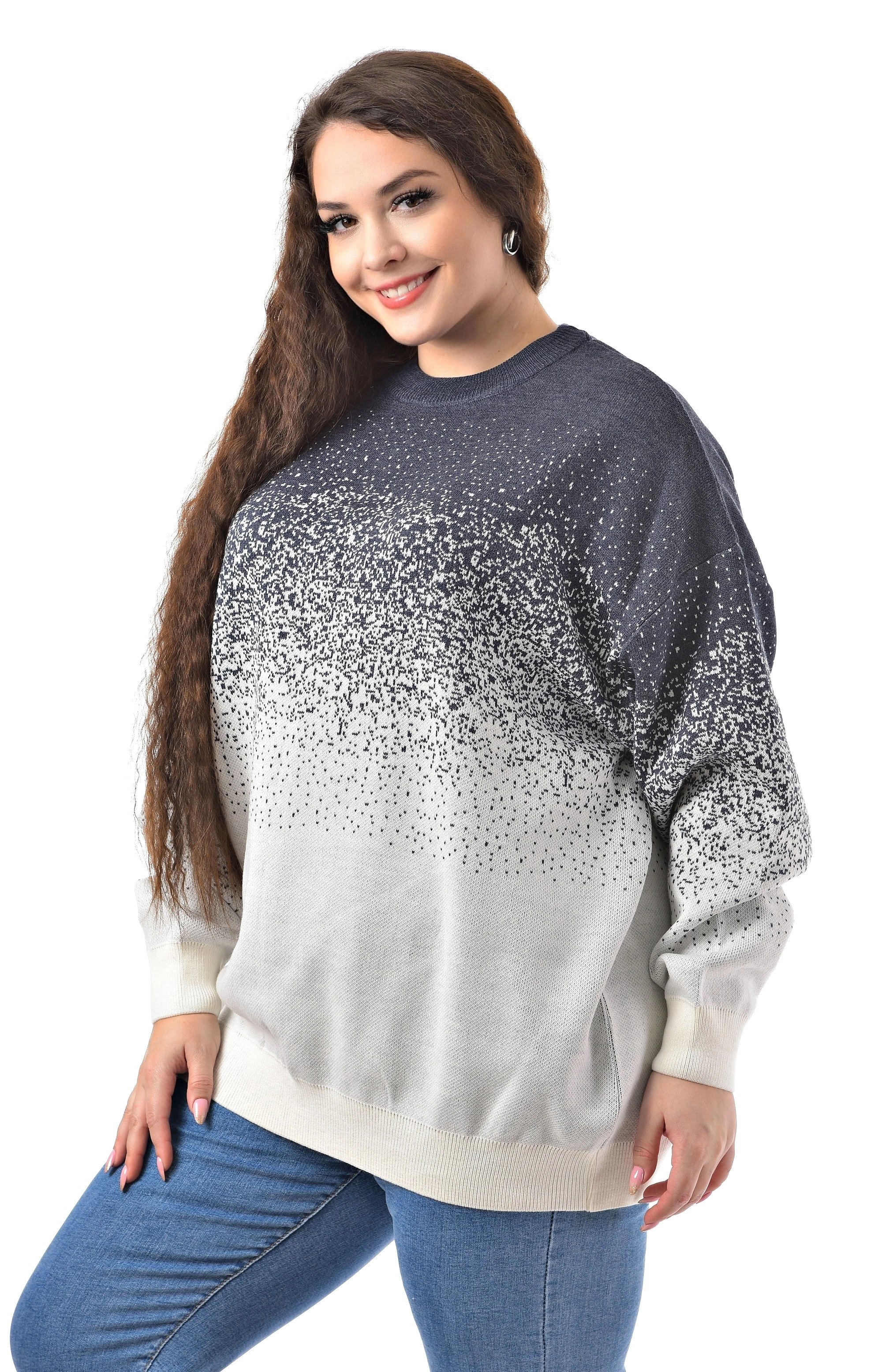 Свитер сине белый градиент большого размера Свитер сине белый градиент большого размера