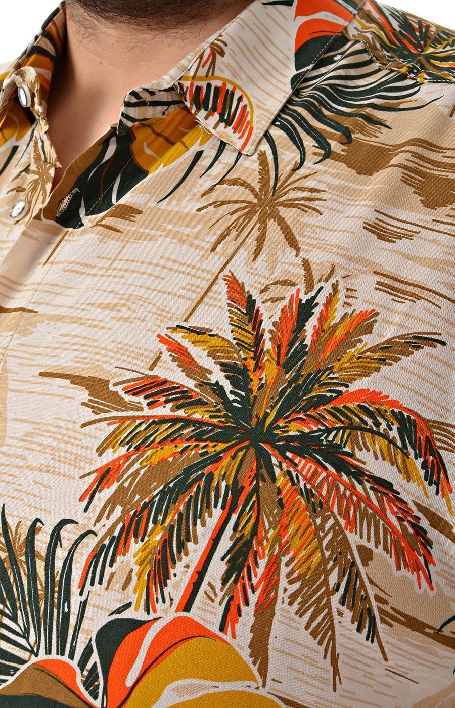 Рубашка гавайка светло-бежевая с листья большого размера