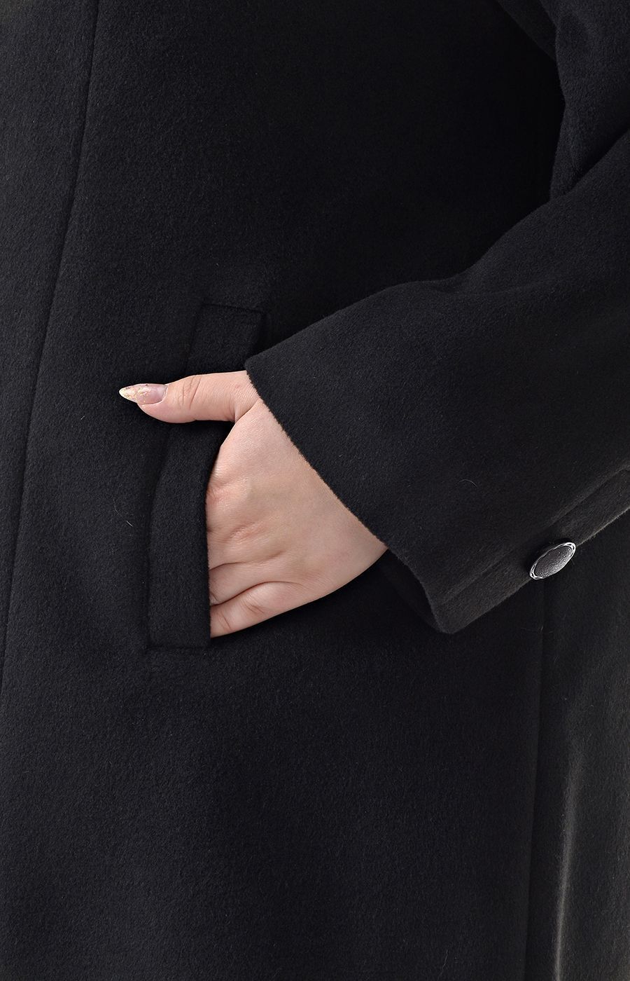 Пальто  чёрное большого размера
