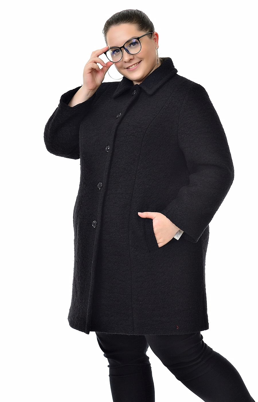Пальто из черного букле большого размера
