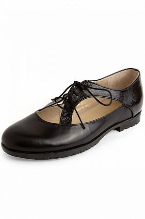 Туфли на шнуровке черные