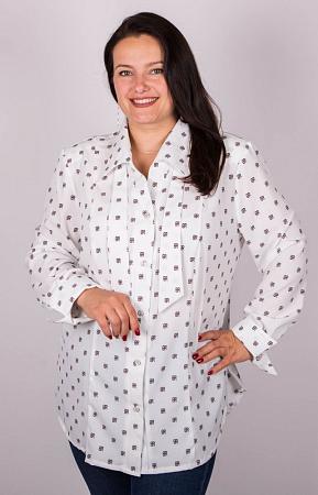 Блузка белая с буквенным рисунком