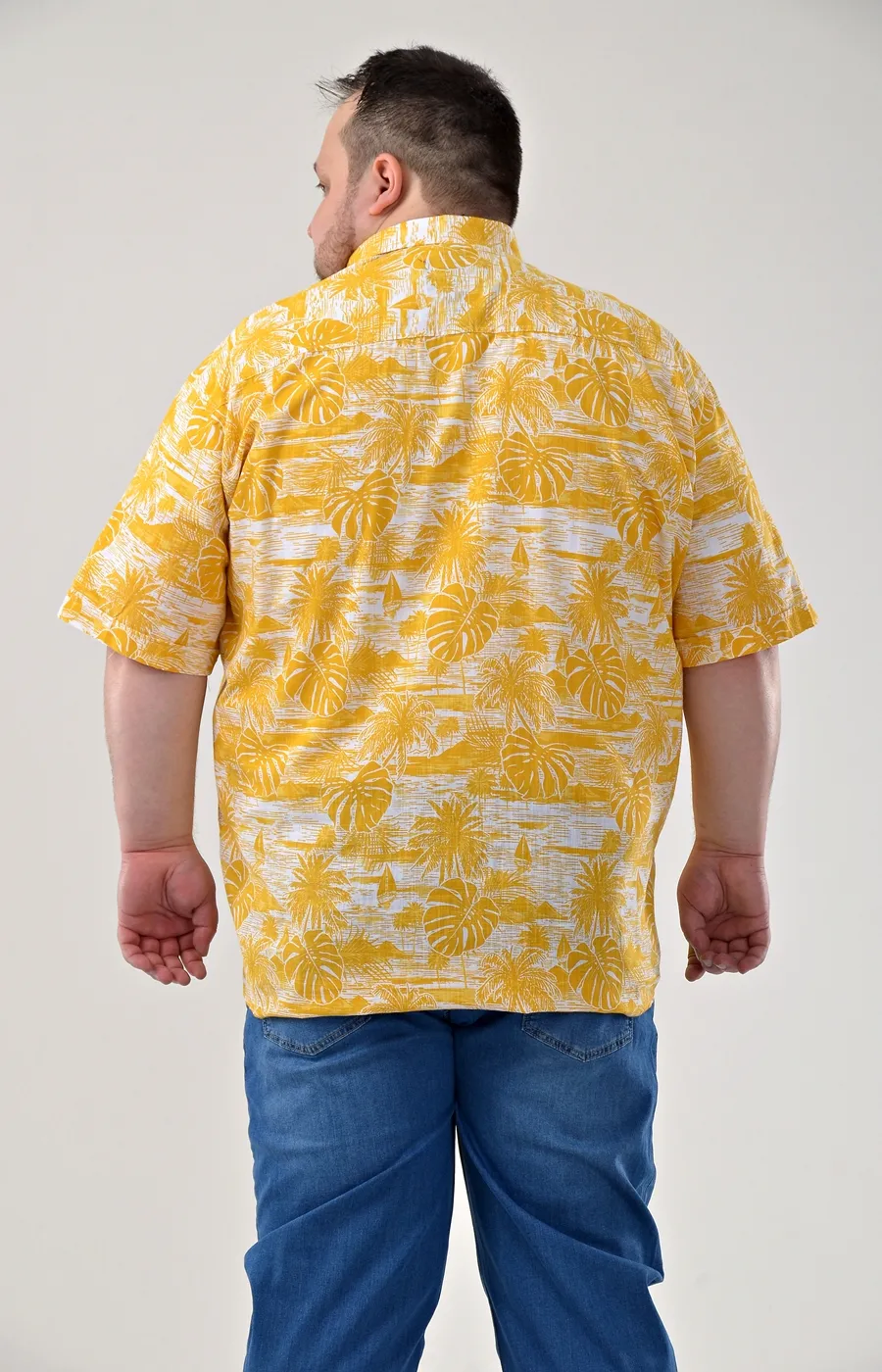 Рубашка желтая с пальмами большого размера