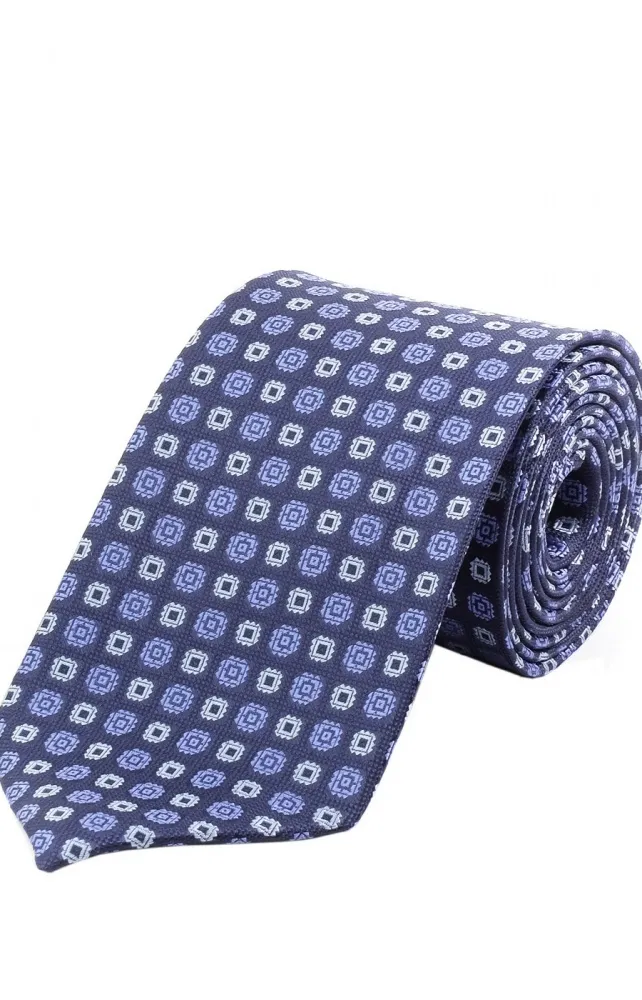 Синий галстук с рисунком большого размера